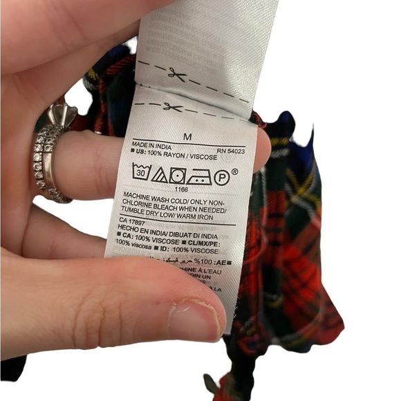 Old Navy Red Plaid Button Down Classic Shirt Medium - Picture 5 of 5